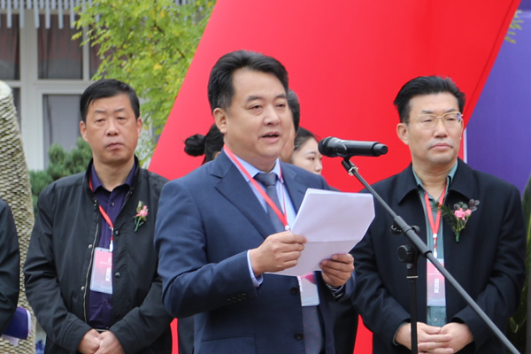 景德镇市副市长张良华致辞